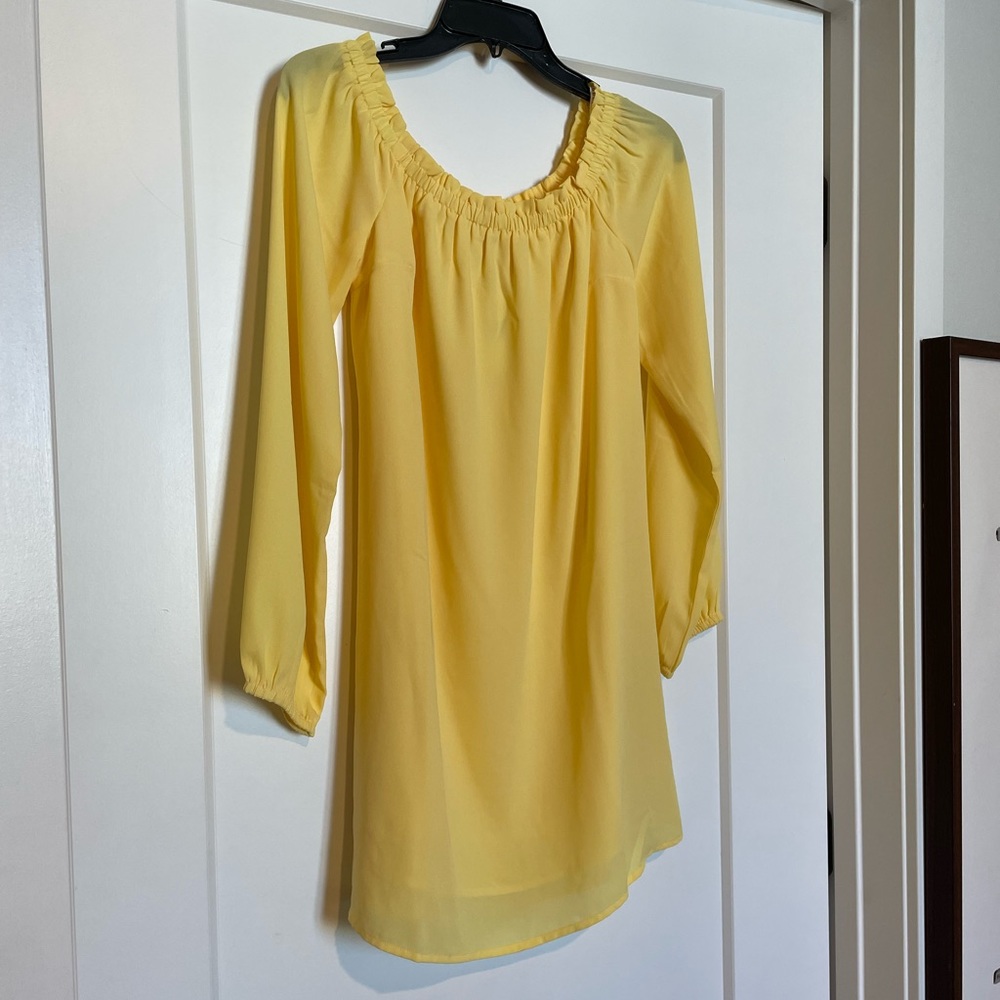 Brand new. Never worn. Yellow. Guess factory dress. Off the shoulder, chiffon.